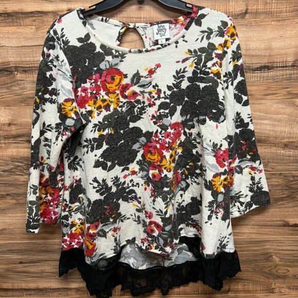 Ivy Jane large floral top - Picture 1 of 3